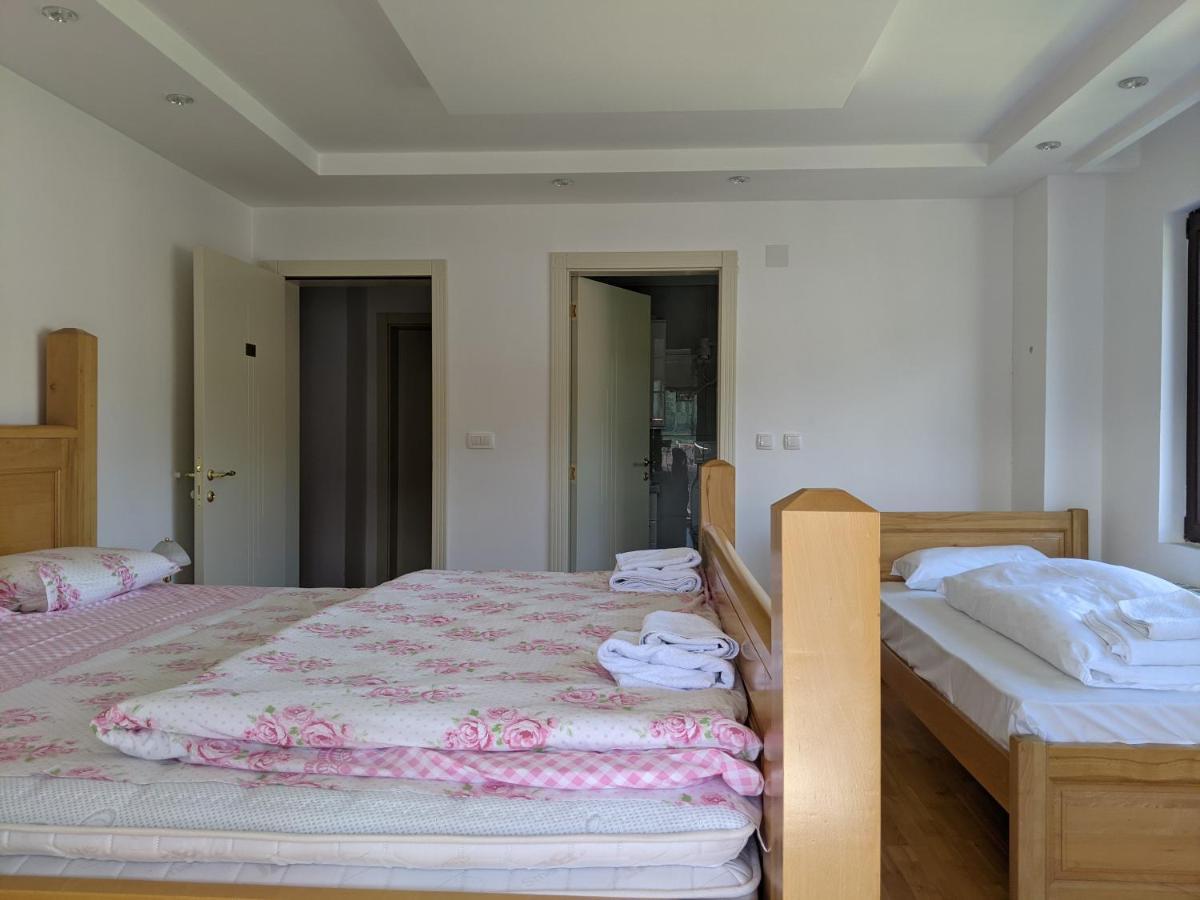 Apartments & Restaurant Abas Plav Bagian luar foto
