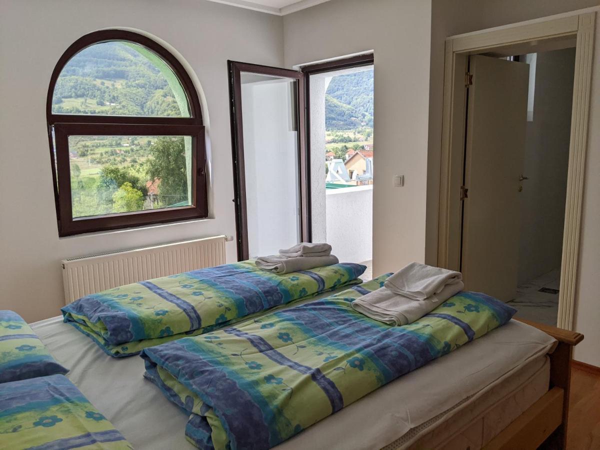 Apartments & Restaurant Abas Plav Bagian luar foto