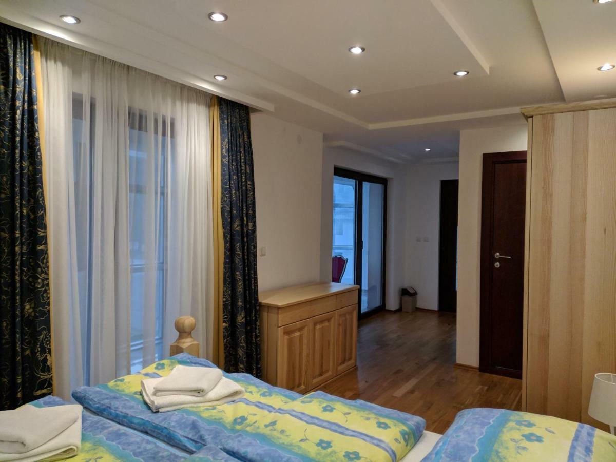 Apartments & Restaurant Abas Plav Bagian luar foto