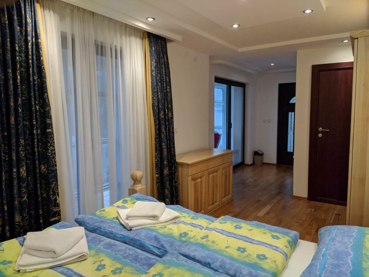 Apartments & Restaurant Abas Plav Bagian luar foto