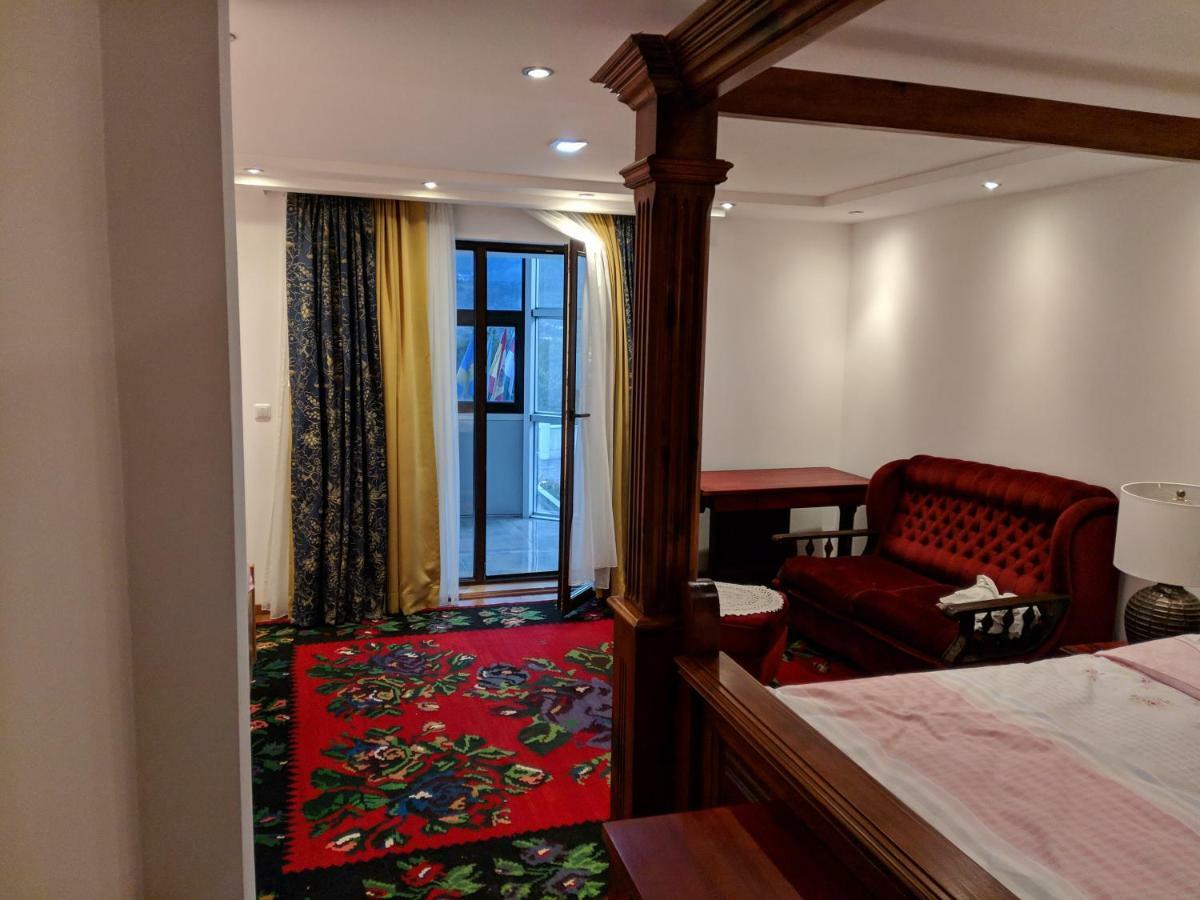 Apartments & Restaurant Abas Plav Bagian luar foto